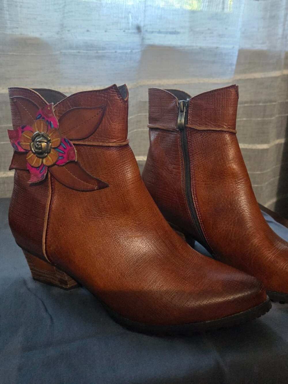 L'Artiste Spring Step brown leather booties Size 9-9-1/2